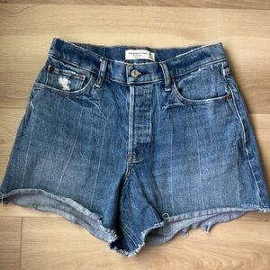 A&F - Curve Love The Dad Short High Rise